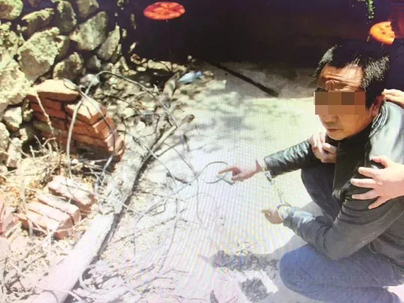5年前妻子意外溺亡,5年后女友死在井里!凶手都