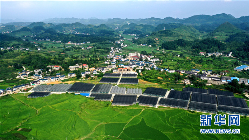 航拍贵州花茂村：“农旅文一体化”打造美丽新