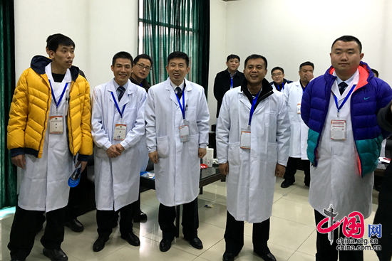 经过激烈角逐，来自全国各地的19名选手进入总决赛。图为总决赛选手。